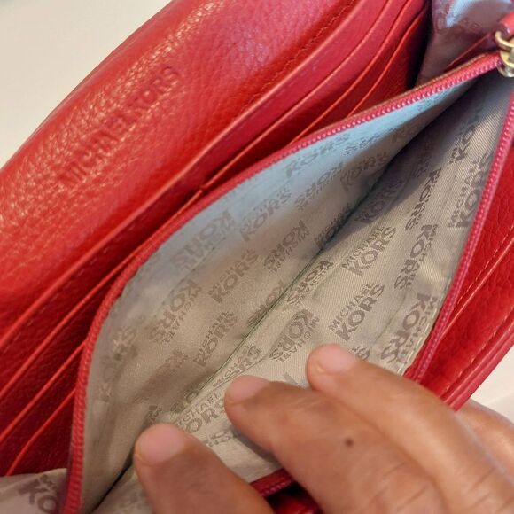 Michael Kors Fulton Soft Leather Red Flap Continental Wallet Gold Tone Logo - Picture 11 of 12